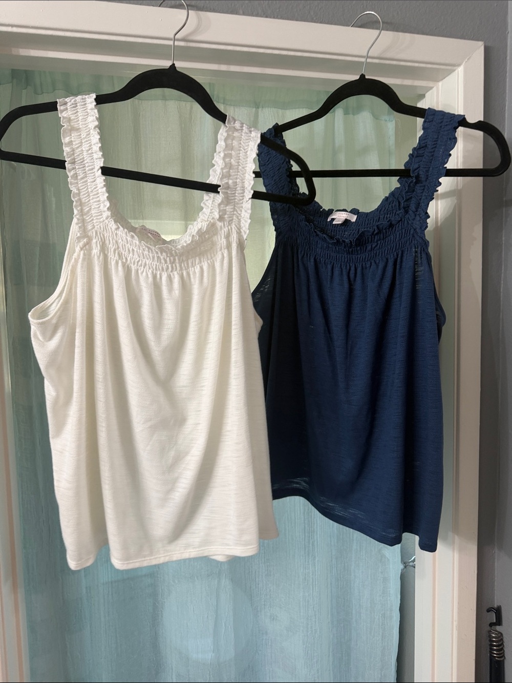 Lauren Conrad  L Women’s Smocked Tank Top - White & Navy
